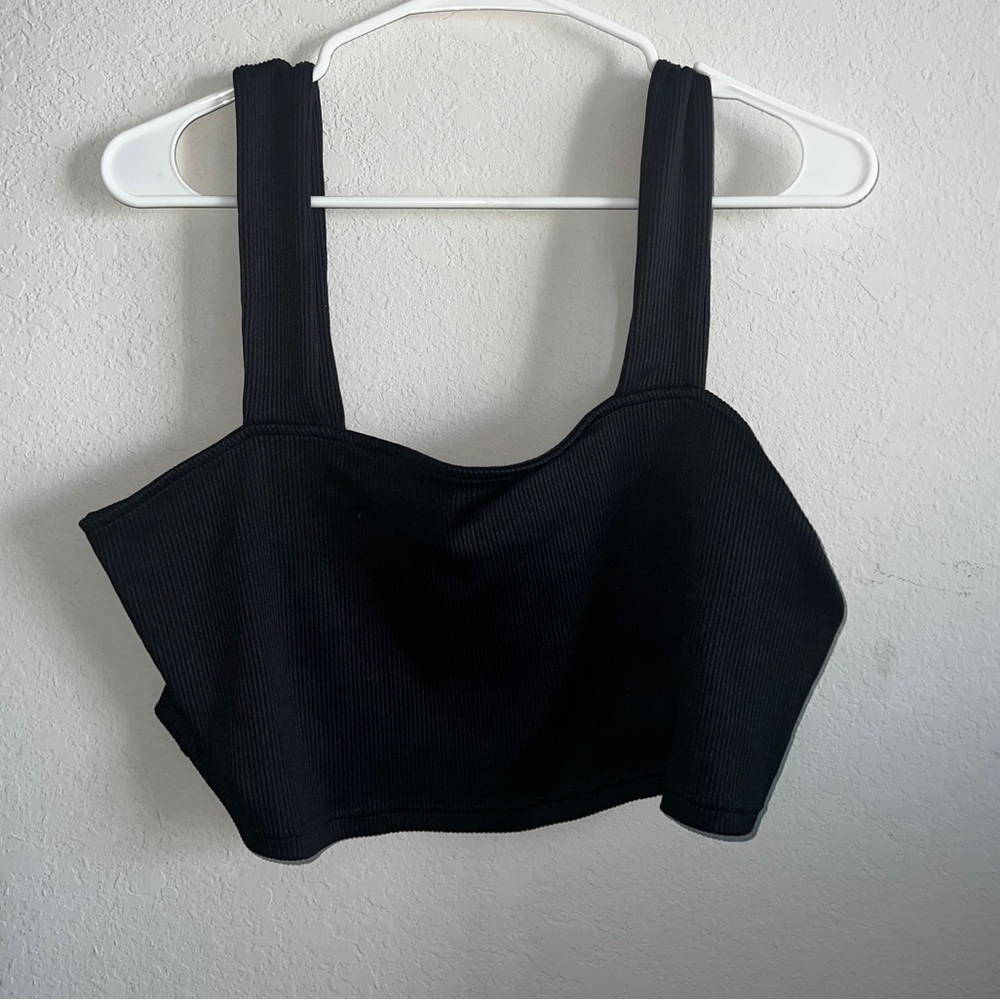 HM Divided crop top
